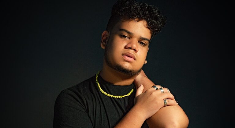 Luchando con sus demonios internos: KALEK lanzó su segundo sencillo «Trato de no mirarte»