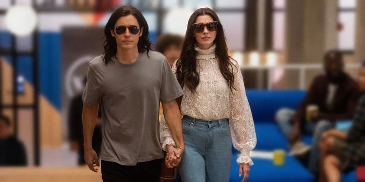 Jared Leto y Anne Hathaway se emborrachan de poder en el tráiler de «WeCrashed» de Apple TV+.