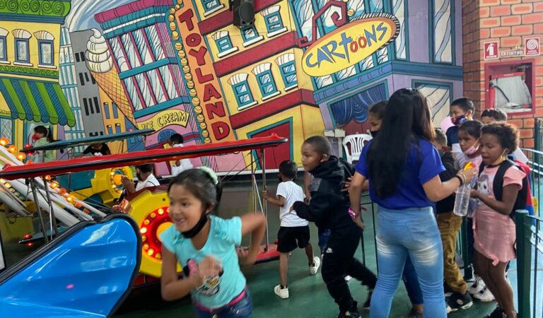 Se realizó con gran éxito la «Choco Sonrisas Gigantes» para los niños de la comunidad de Petare