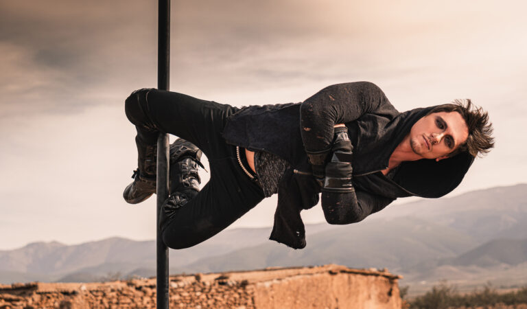 El acróbata venezolano que conquista a Madrid desde las alturas