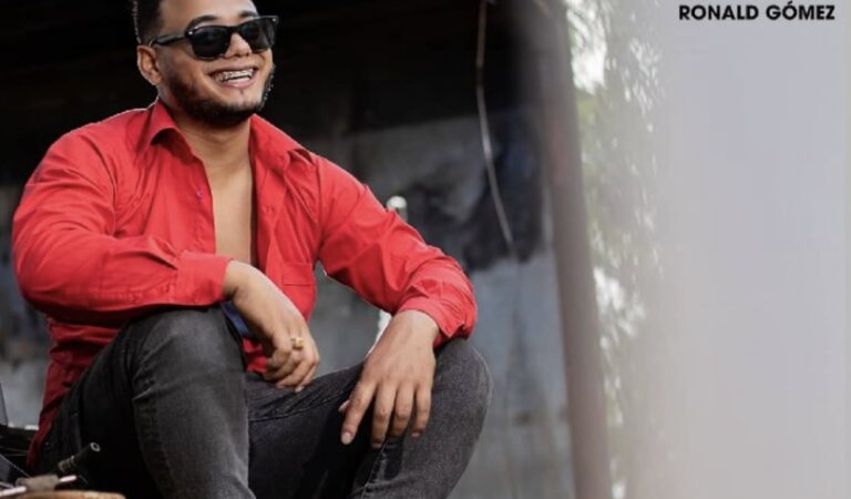 “Andas sola”: Ronald Gómez repite exitosa fórmula en nuevo tema ???
