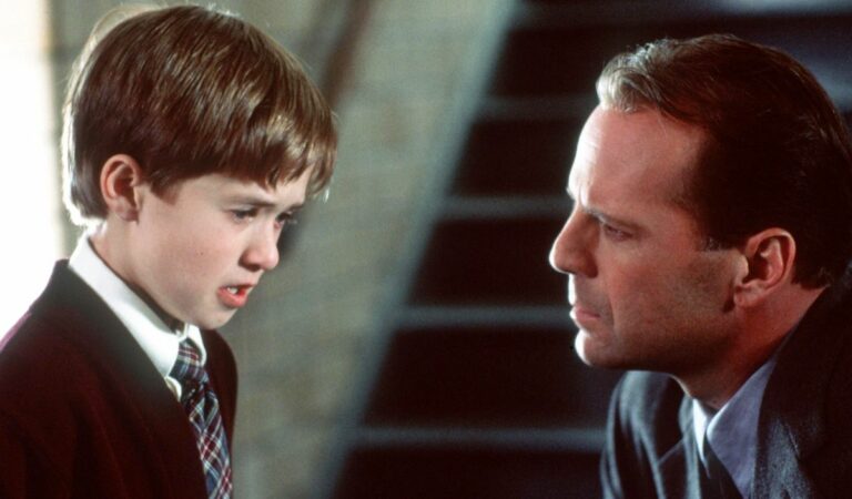 Haley Joel Osment comparte un emotivo homenaje a Bruce Willis tras su retirada