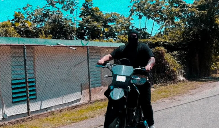 Escaleraa habla en “Kódigos” para su gente