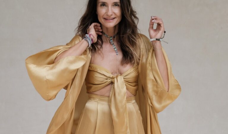 Conoce a Bibi Brzozka la coach que te habla del bienestar sexual