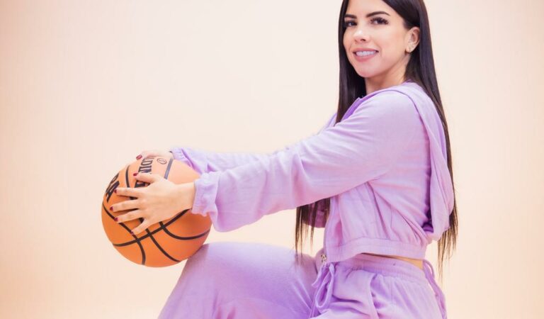 Ángela Zambrano: La exitosa inﬂuencer y coach venezolana que está triunfando dentro y fuera de su país