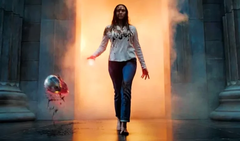 El tráiler de Doctor Strange 2 muestra a Bruja Escarlata atacando la base de los Illuminati