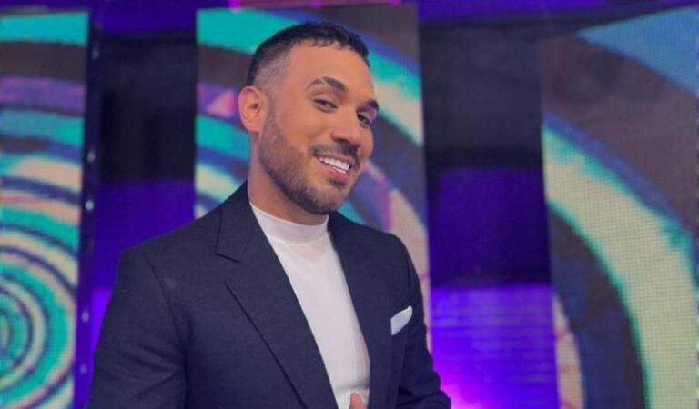 Héctor Medina, regresó al teatro con la comedia “Los Barberos”