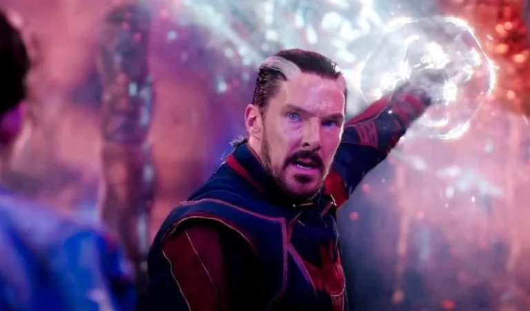 Las críticas de Doctor Strange 2 califican la película del UCM de Sam Raimi como única, pero frenética