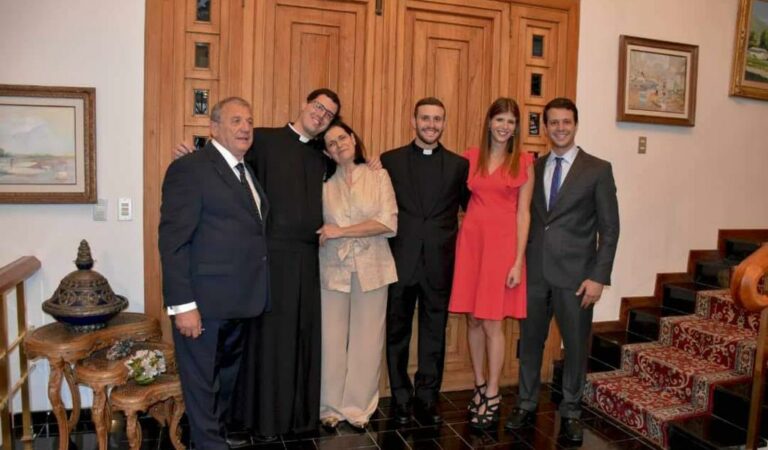 «God’s Plan»: El padre Elias Sayegh enseña sobre discernimiento a través de su canal de YouTube