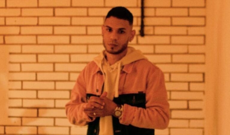 «Qué me hiciste», el sencillo promocional de Andrei Brooklyn 