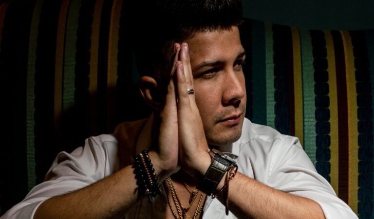 ¡De regreso! Lion Lázaro está de estreno con “Que levante la mano” 
