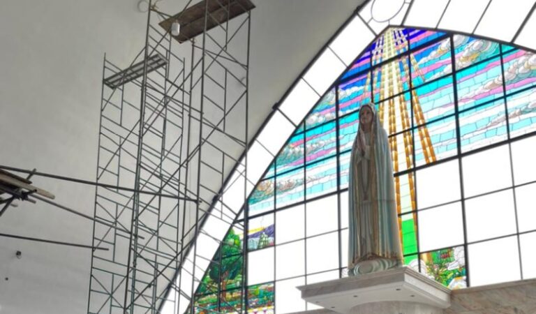 Realizan peregrinación al Santuario de Fátima