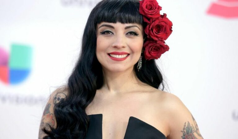 Por primera vez: Mon Laferte anunció que se presentará en Caracas