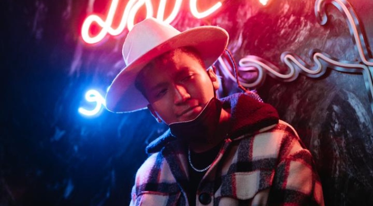 Chris Riquez sube como la espuma en Twitch