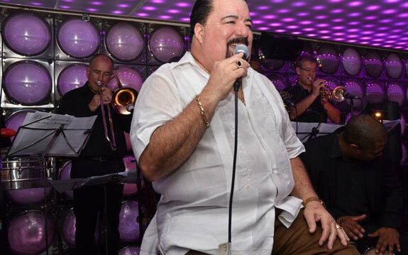 Pedro Brull “El Sonero de peso completo” en San Agustín