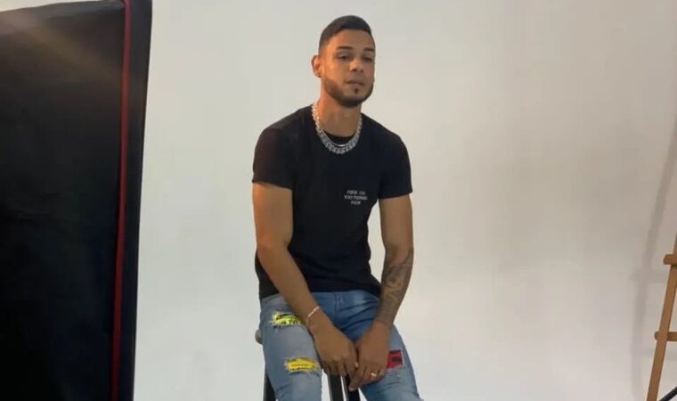 Andrei Brooklyn está de estreno y la pega con la «Espada y la pared»