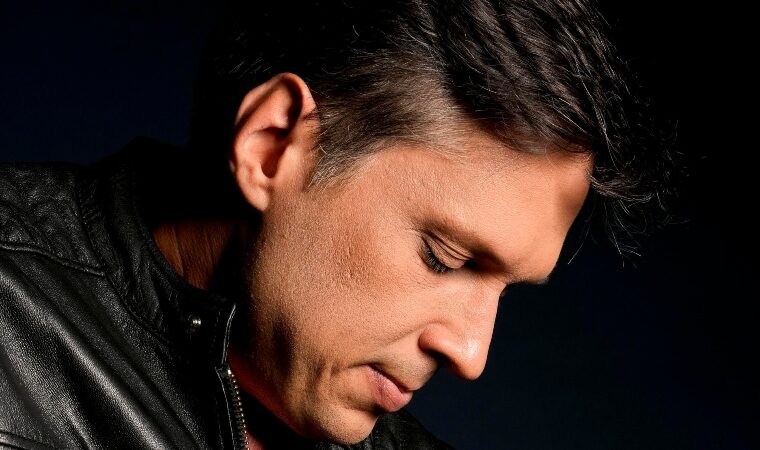 Andrés Brandt suena con insistencia en la radio nacional con “Déjate amar”