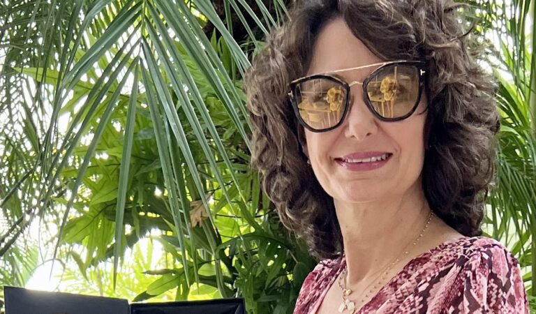 Filomena Petrucci se alza como Artista Plástico en el Latin Mara Internacional