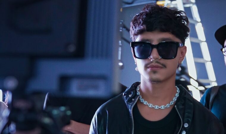 Justin Braham se posicionó en importantes carteleras musicales con «La Puerta»