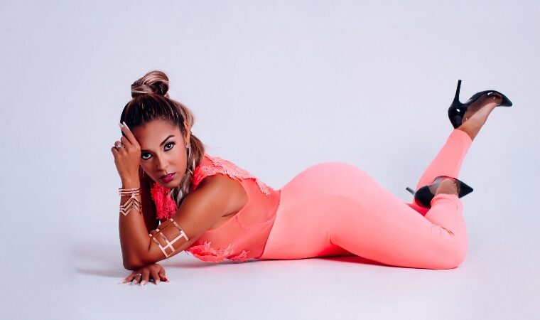 «Fruta», el nuevo tema de Louise dedicado a las mujeres empoderadas