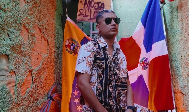 Vc Money explora nuevos ritmos con su promocional «Moja El Loco»