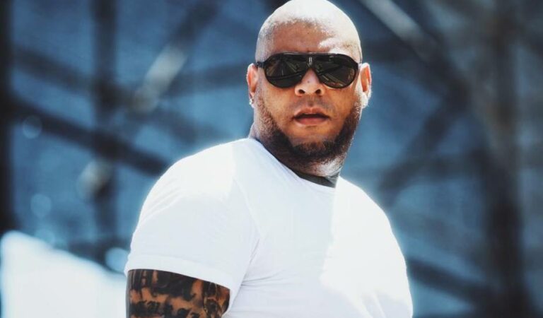 ¡Mírenlo pues! Budú cierra el 2022 con proyecto empresarial, entrevistas y nuevo disco