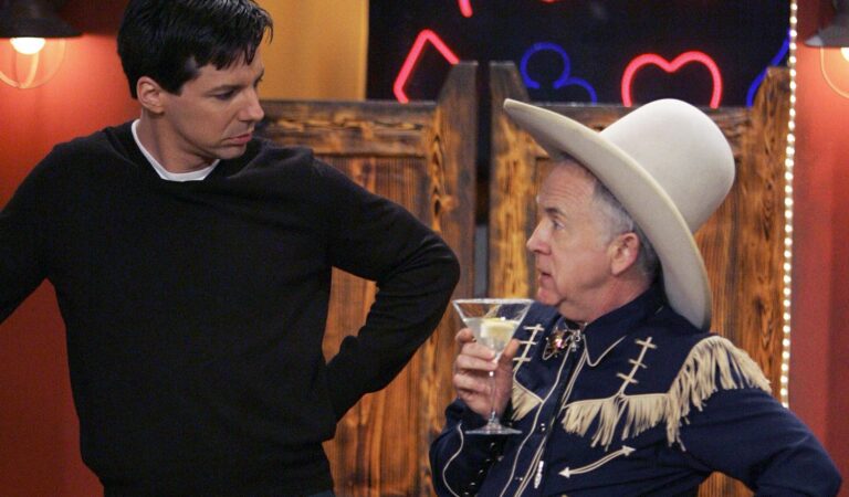 El reparto de Will & Grace rinde un emotivo homenaje a Leslie Jordan