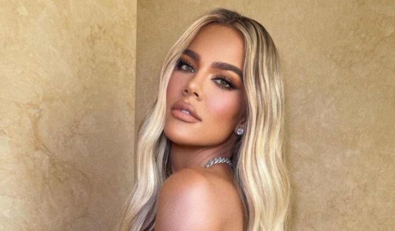 Khloé Kardashian reveló que tiene afán por tener los senos más grandes