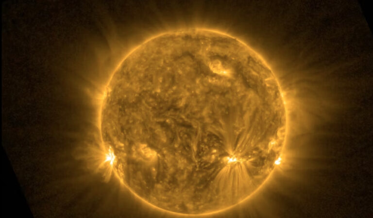 Un satélite de la ESA detecta una serpiente de plasma que se desplaza por el Sol