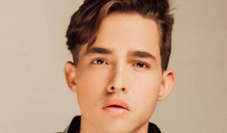 Alexx Scott debutó con Tiki-Tiki