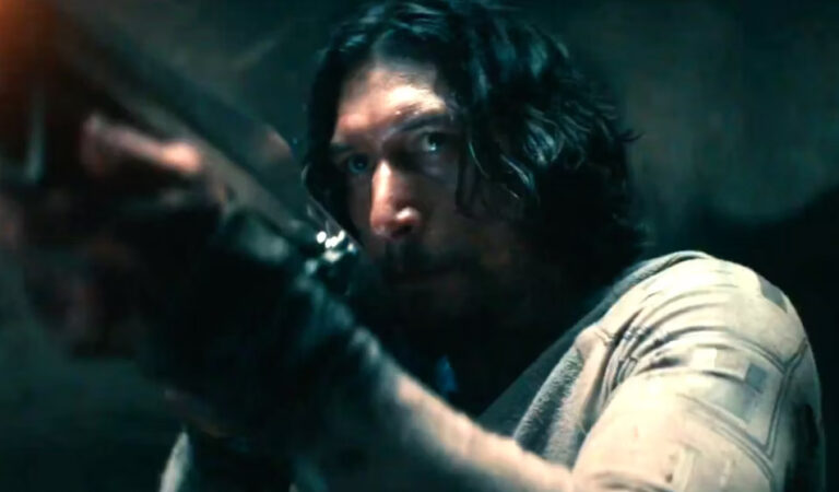 Adam Driver lucha contra dinosaurios en el tráiler de la película 65