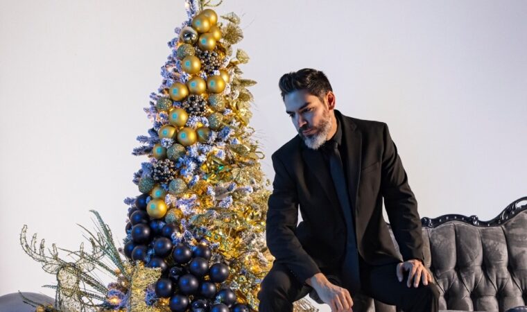 Con auténticas creaciones, Jesús Montenegro se luce en la temporada decembrina