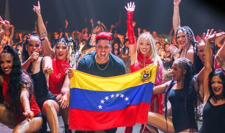 Con un show repleto de magia y mucha energía: Katie Angel se presentó en Valencia