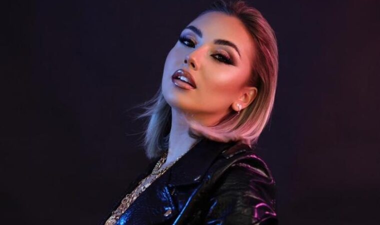 «Discovering me»: El álbum con el que Paola Pezone busca posicionarse en la industria musical