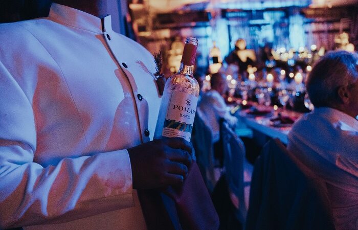 «Cena entre telones: El cascanueces bajo la Reyna»: Bodegas Pomar agasajó a más de 250 invitados