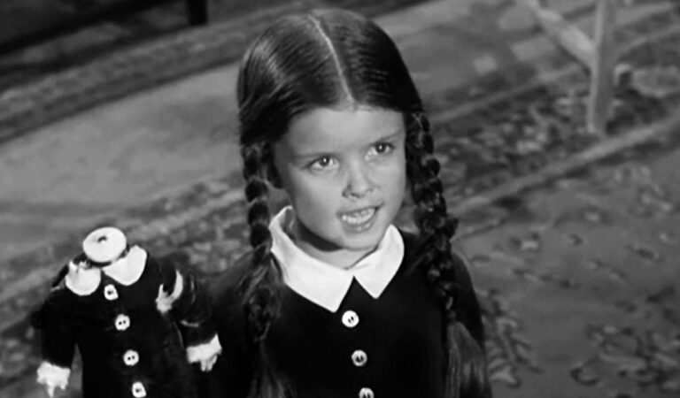 Lisa Loring, actriz original de Merlina Addams, muerta a los 64 años