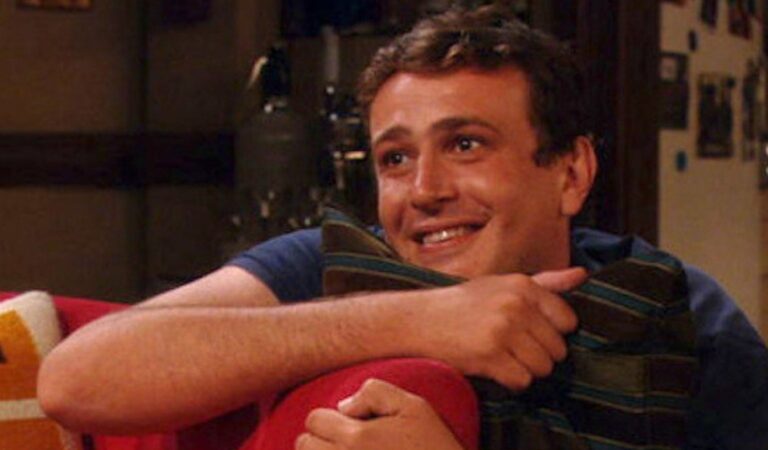 Jason Segel haría un cameo en «How I Met Your Father» si se lo pidieran