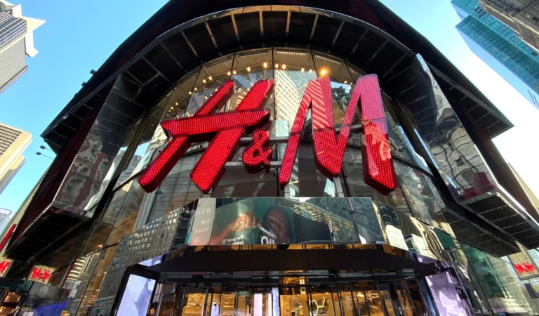 H&M utilizó el escudo de Venezuela para adornar su nueva colección de ropa