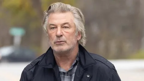 Nueva actualización: Redujeron los cargos de Alec Baldwin