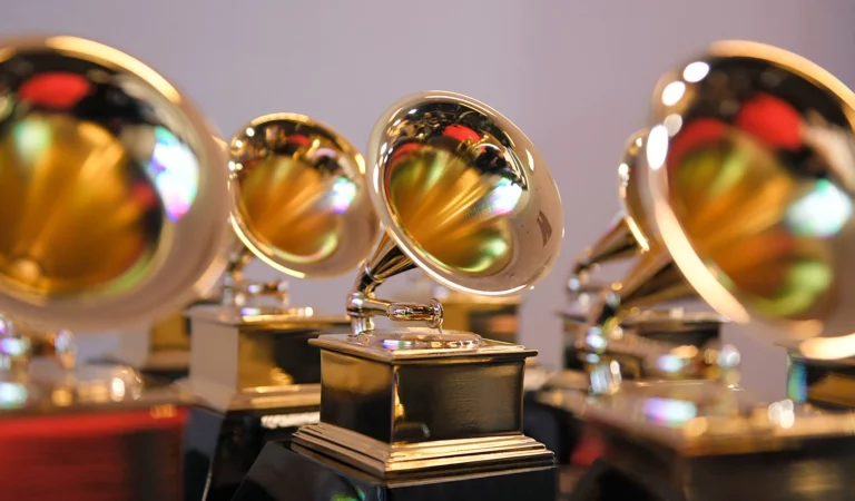 ¡Llegó el día! Los artistas se reúnen para celebrar una nueva edición de los Grammy [+Detalles] 