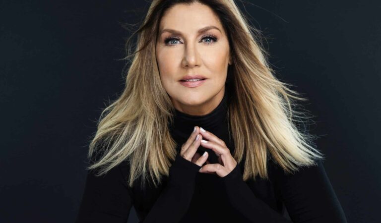 ¡Qué pasada! Maite Delgado posó en la nieve en traje de baño