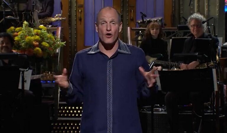 Woody Harrelson tacha de «disparate» los protocolos de COVID e insta a «dejar» de forzar la «vacunación»