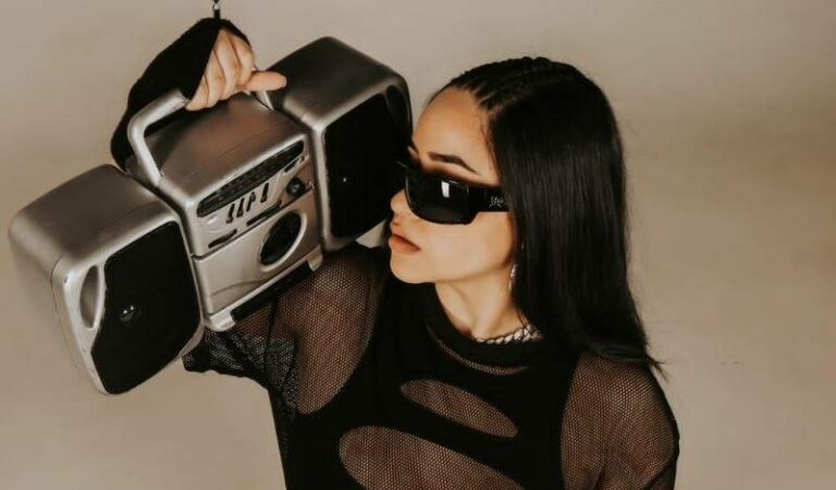 Con su tema «Mean Girl»: Ness B se destaca en la industria musical