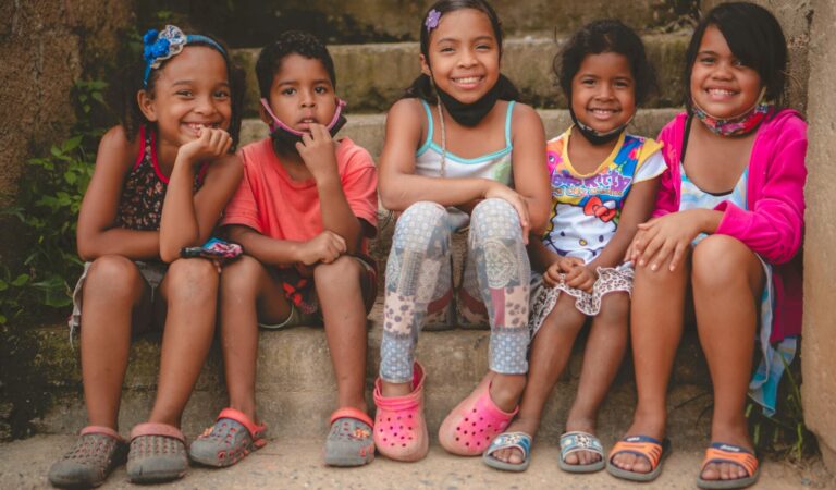 Yummy crea alianza con Made in Petare y Poke 212 con el objetivo de beneficiar a más de 1400 niños de Petare