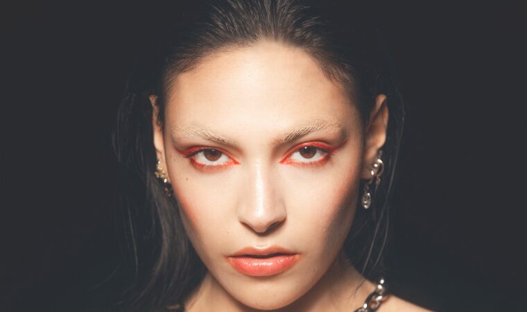 ¡Está de estreno! Carmen DeLeon inicia una nueva etapa musical con «Entre tú y yo»