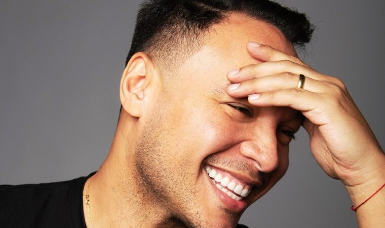 «Un instrumento para reflexionar y pensar en la vida de cada uno»: Rafael Ingannamorte lanzó su primer libro ‘100 frases para meditar mientras…’