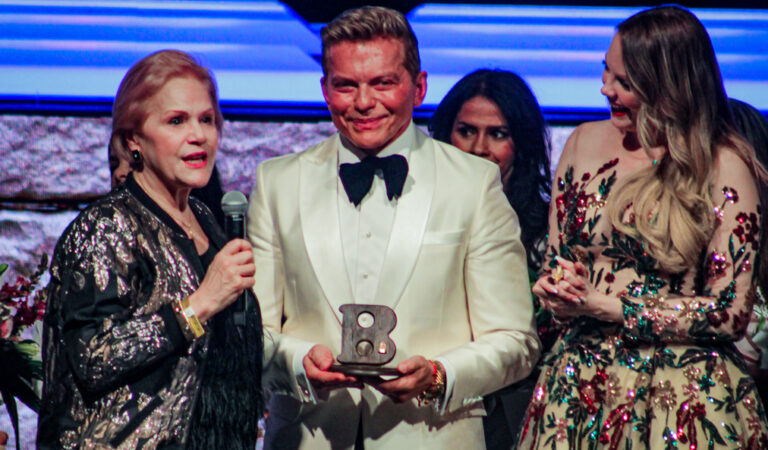 Giovanni Scutaro celebró 35 años de carrera con Felicità