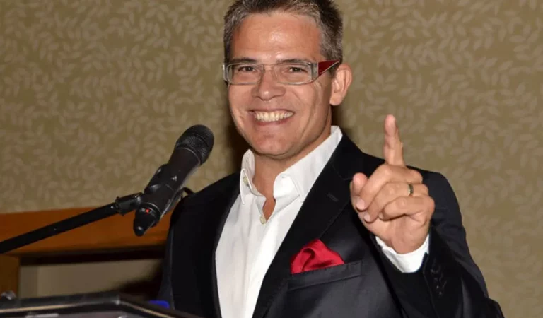 En una ceremonia bastante tropical: Nelson Bustamante dijo «sí, acepto»