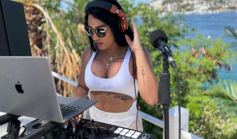 Nairoby la Dj salsera número 1 a nivel internacional