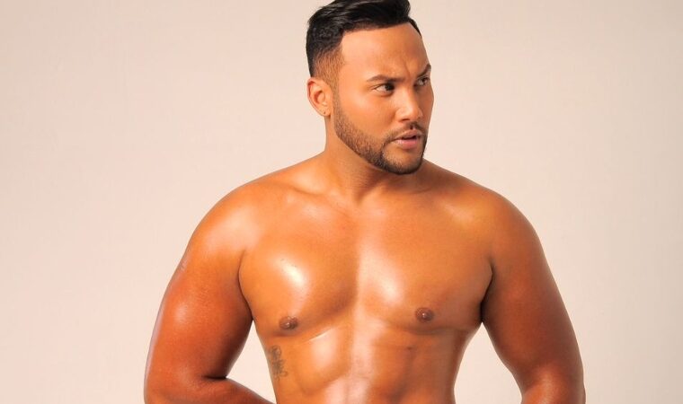 El animador Gregory Carrillo en la búsqueda de la candidatura oficial en el Mister Supranational 2023